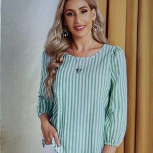 Striped White and Green Women's Size M Top